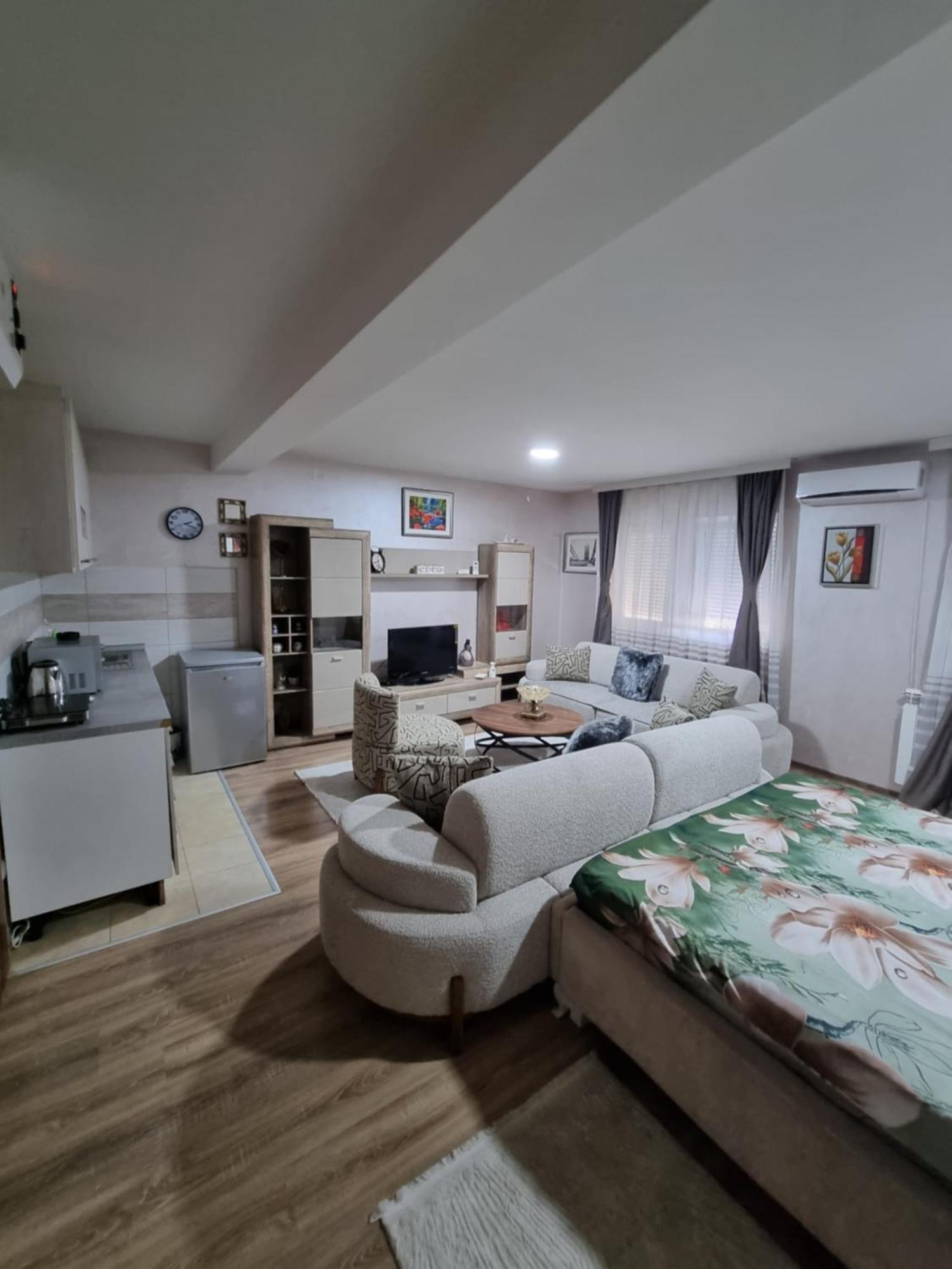 Avio Apartmani 2018 Novi Pazar Exteriér fotografie
